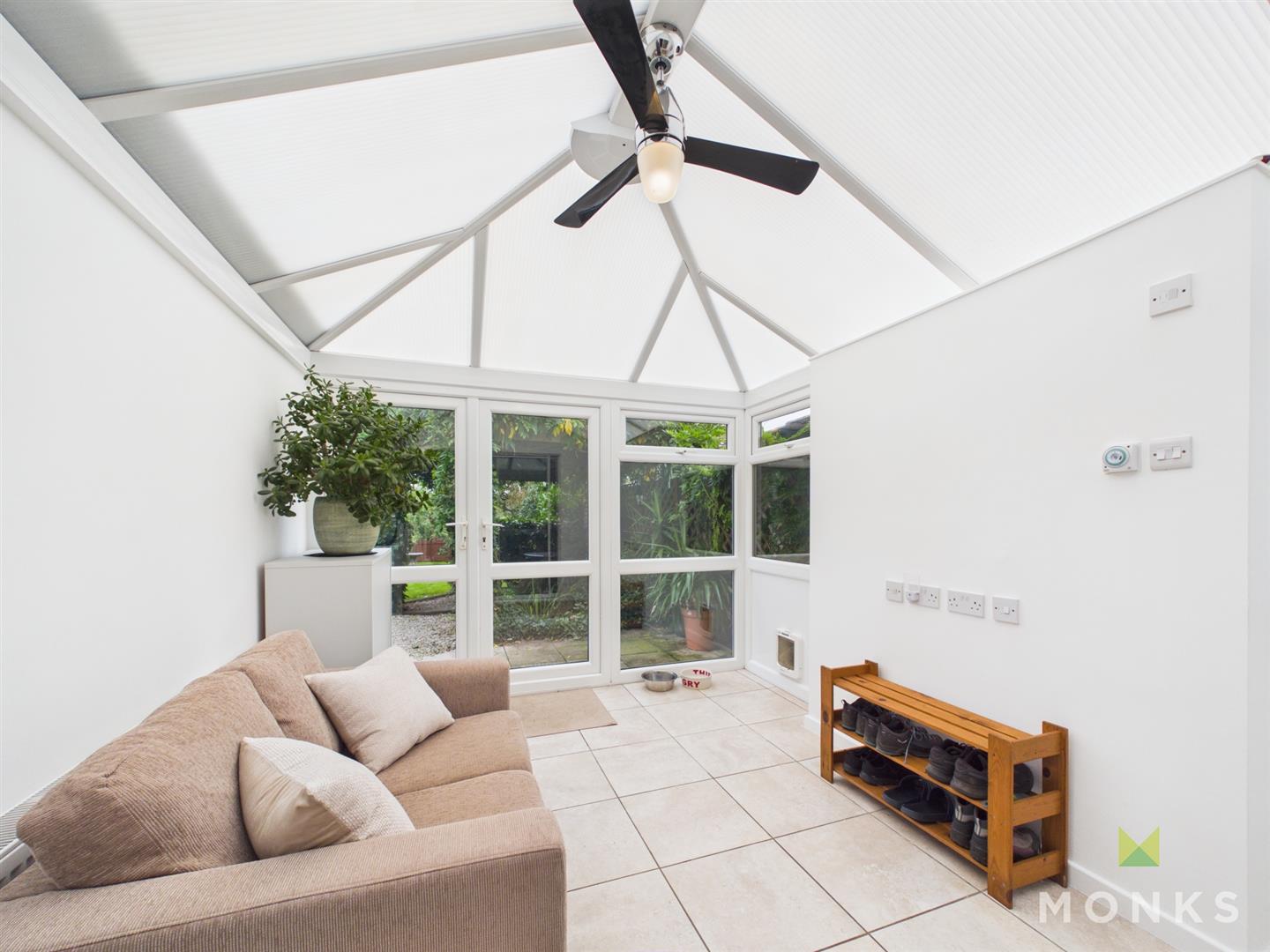 75 Glebelands, Shrewsbury, SY4 4JU For Sale